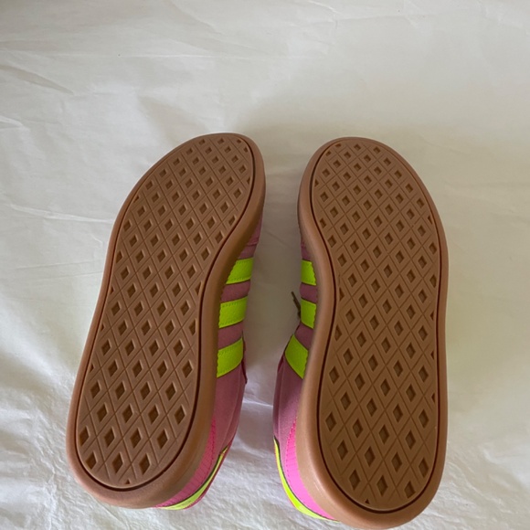 Adidas Women's Breaknet Sleek Sneaker - Picture 7 of 8